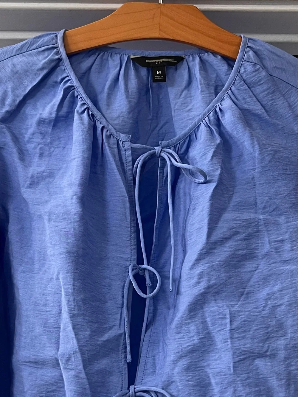 Banana Republic Periwinkle Tie-Front Peasant Blouse - Sz Medium NWOT  Casual